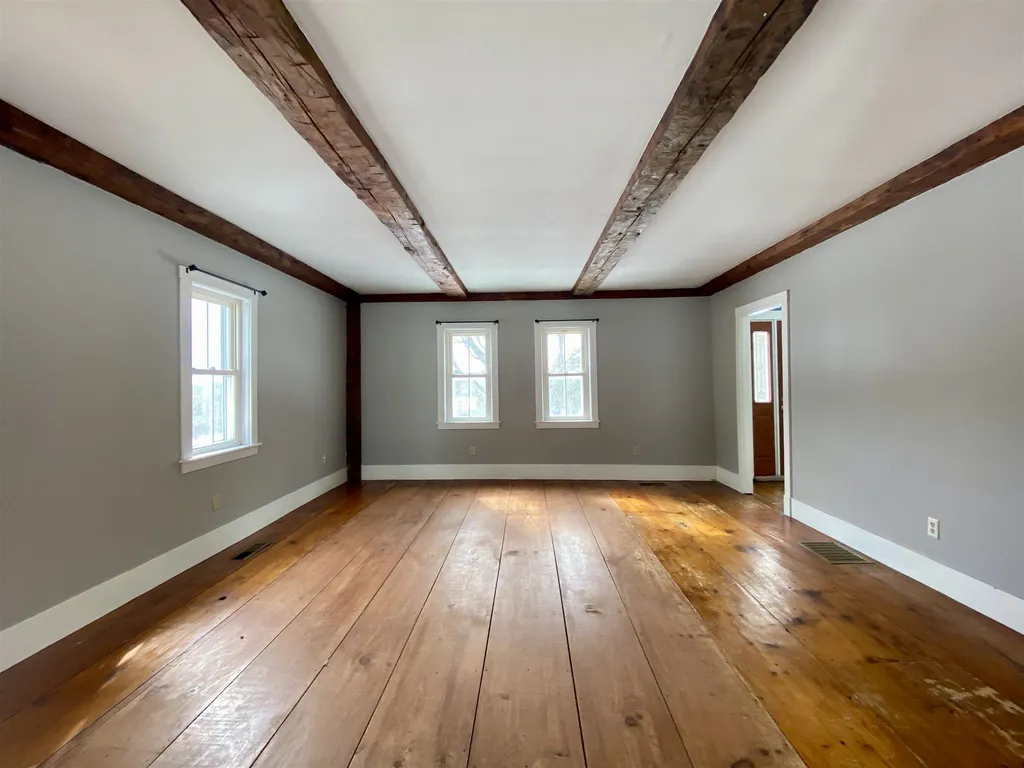 526 North Road Sunapee NH 03782