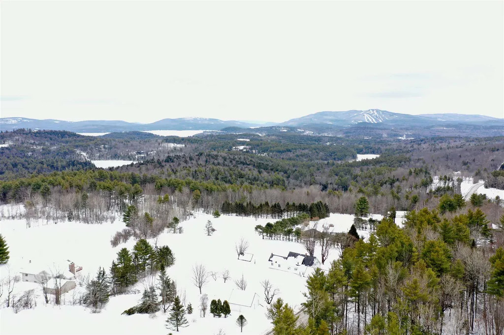 526 North Road Sunapee NH 03782