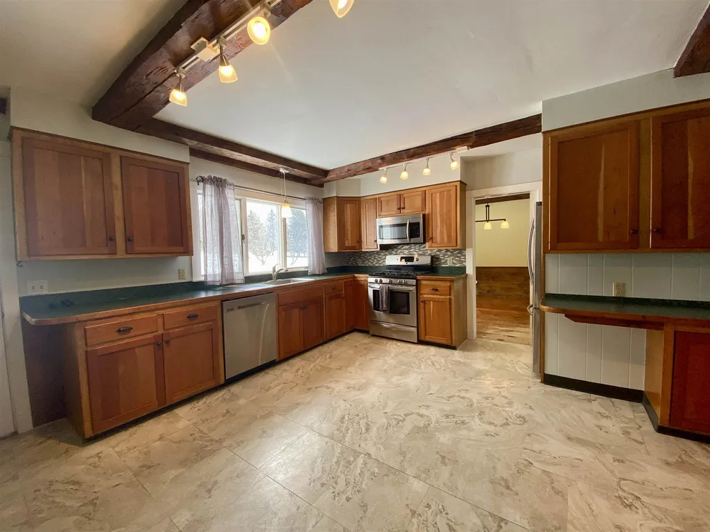 526 North Road Sunapee NH 03782