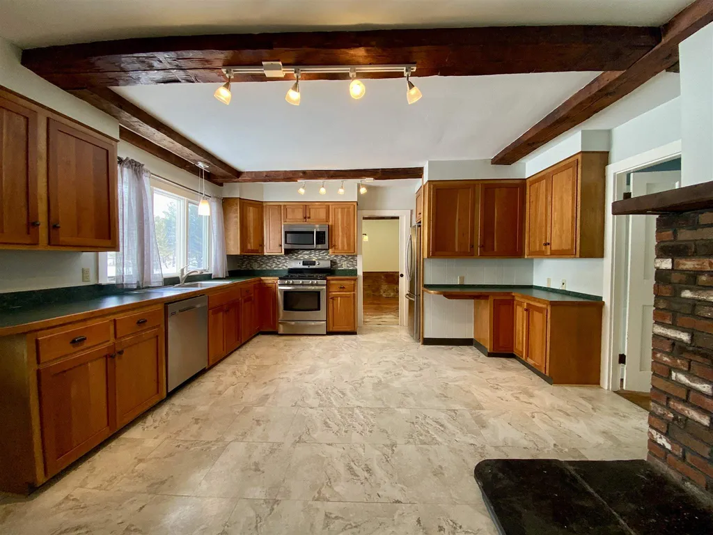 526 North Road Sunapee NH 03782