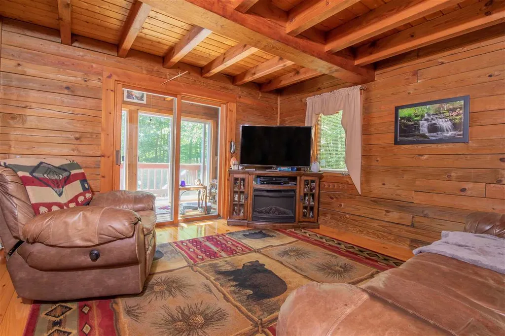13 Happy Hollow Lane Kingston NH 03848