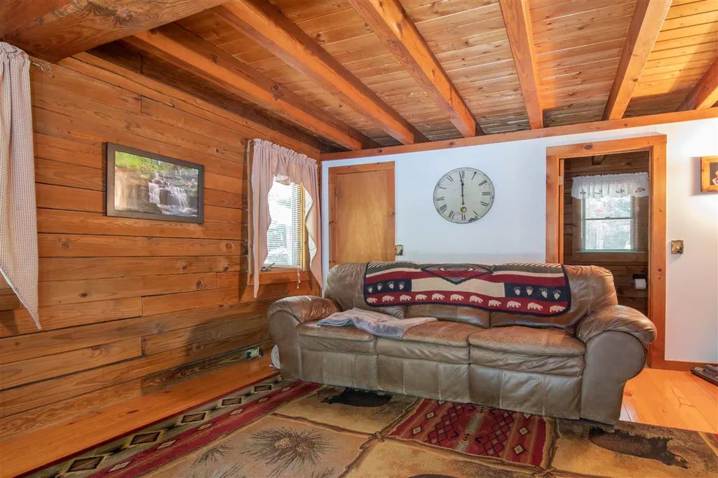 13 Happy Hollow Lane Kingston NH 03848