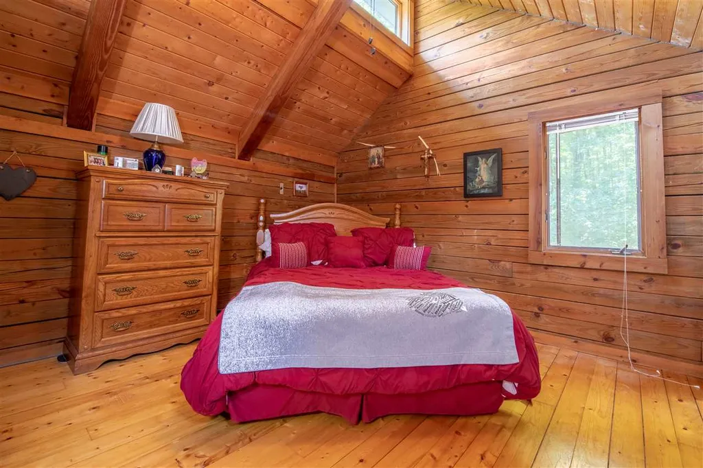 13 Happy Hollow Lane Kingston NH 03848