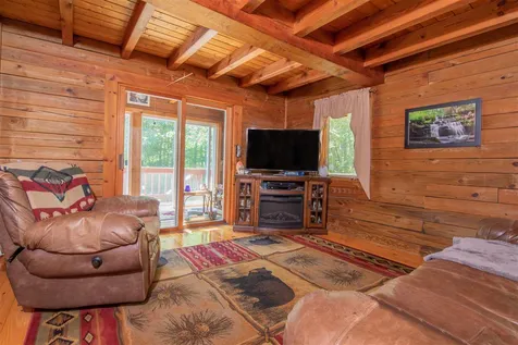 13 Happy Hollow Lane Kingston NH 03848