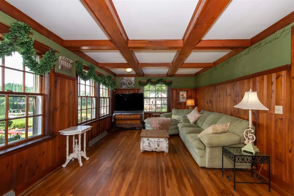 7 Lake View Drive Strafford NH 03884