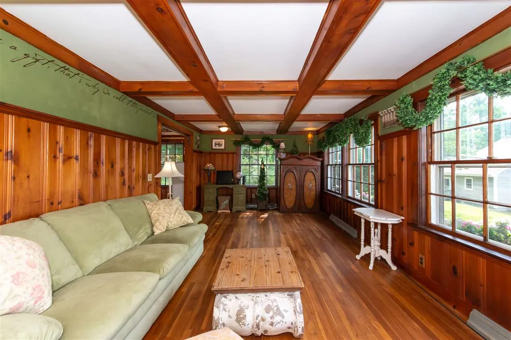 7 Lake View Drive Strafford NH 03884