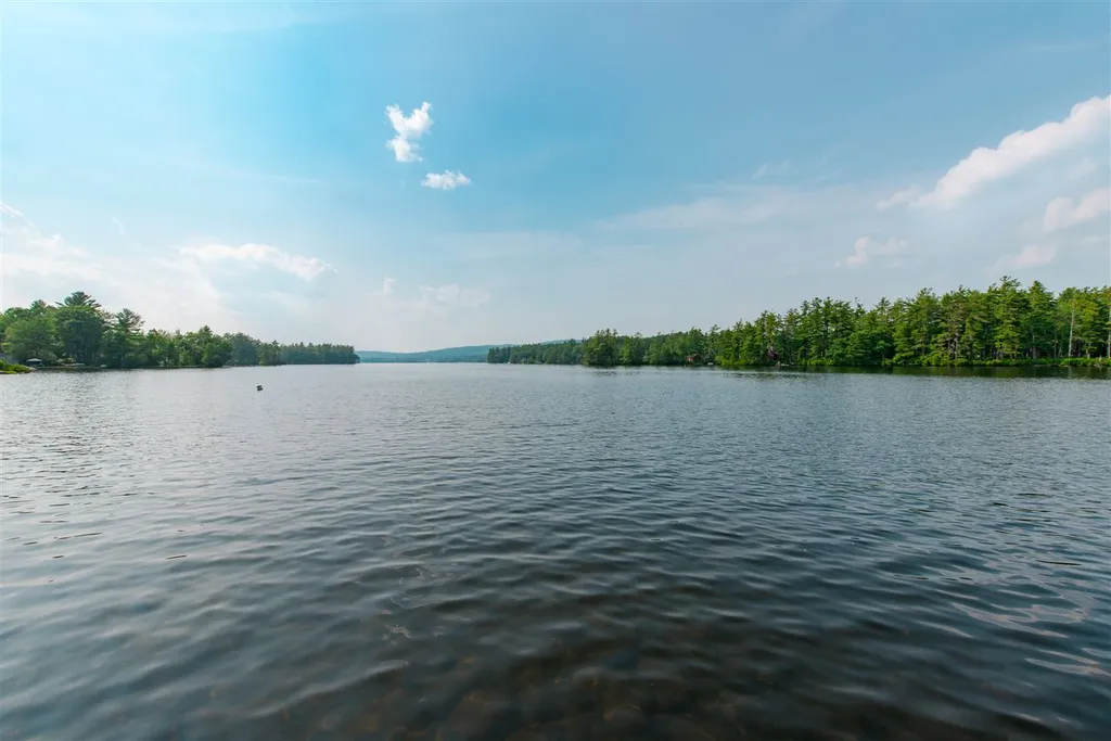 7 Lake View Drive Strafford NH 03884