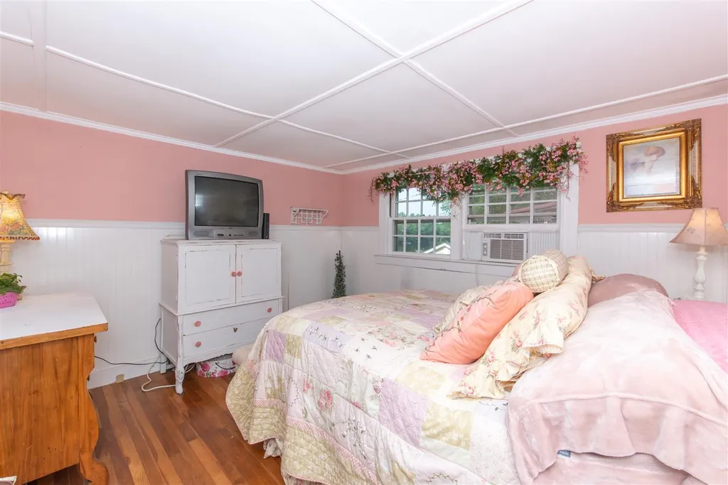 7 Lake View Drive Strafford NH 03884