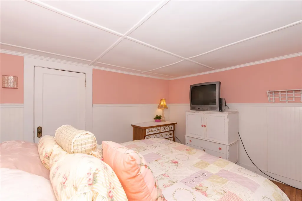 7 Lake View Drive Strafford NH 03884