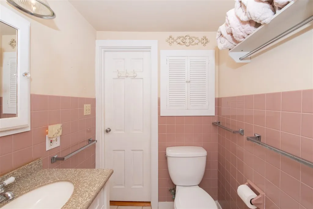 7 Lake View Drive Strafford NH 03884