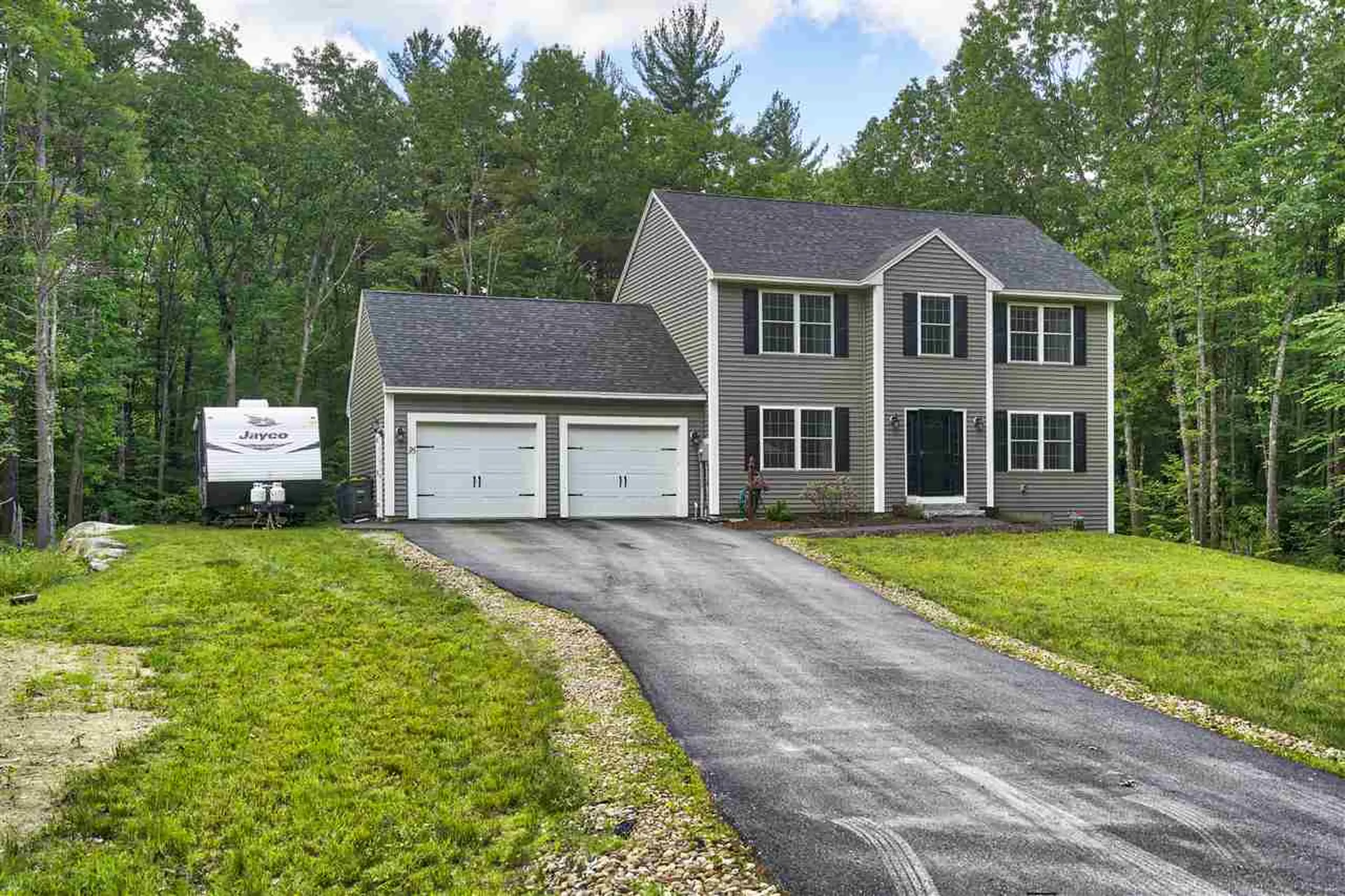 16 Bowtie Lane Hooksett NH 03106