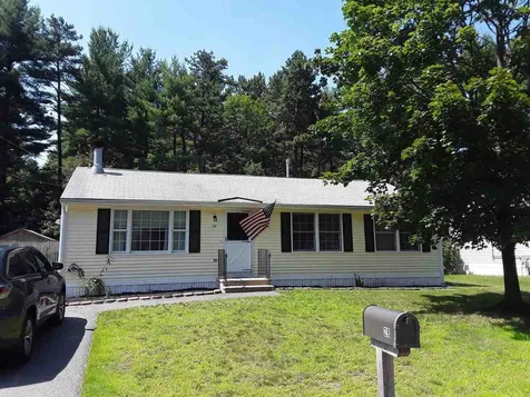 28 Delaware Road Nashua NH 03062