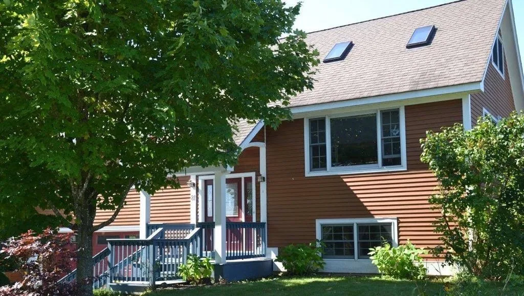 81 North Point Road Isle La Motte VT 05463