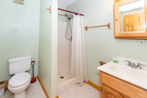 81 North Point Road Isle La Motte VT 05463