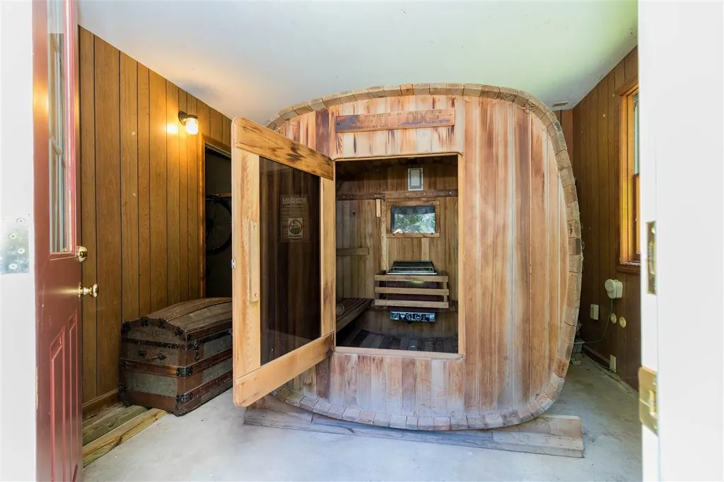 997 Salmon Falls Road Rochester NH 03868