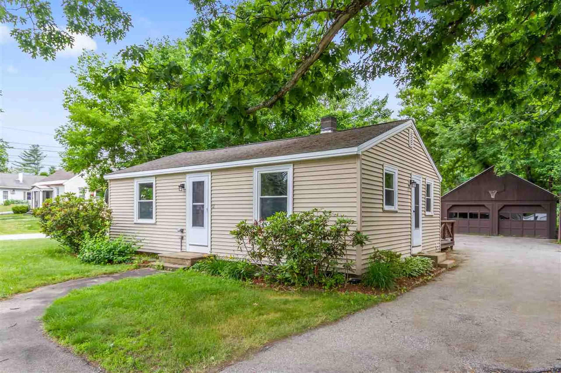 11 Martins Ferry Road Hooksett NH 03106