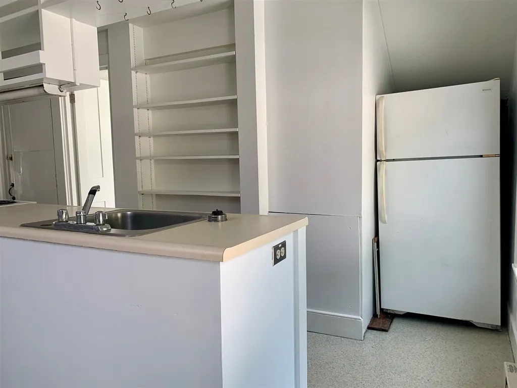 183 Elliot Street Brattleboro VT 05301