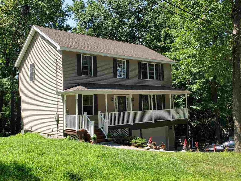 63 Larchmont Road Manchester NH 03104