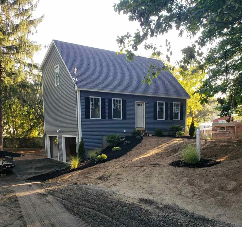 48 Mildred Avenue Raymond NH 03077