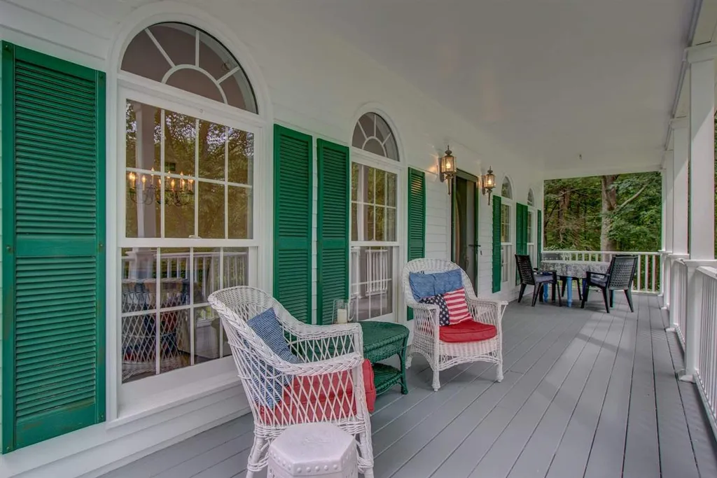 2 Penhollow Lane Hampton Falls NH 03844