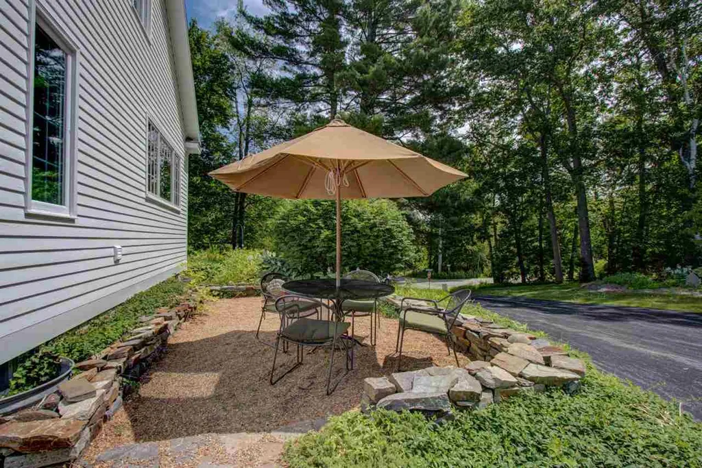 2 Penhollow Lane Hampton Falls NH 03844