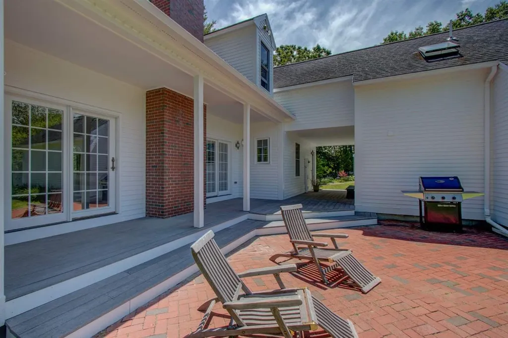 2 Penhollow Lane Hampton Falls NH 03844