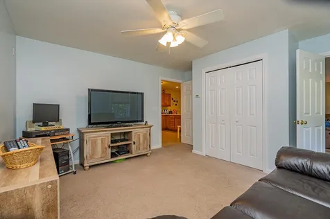 11 Addison Road Goffstown NH 03045