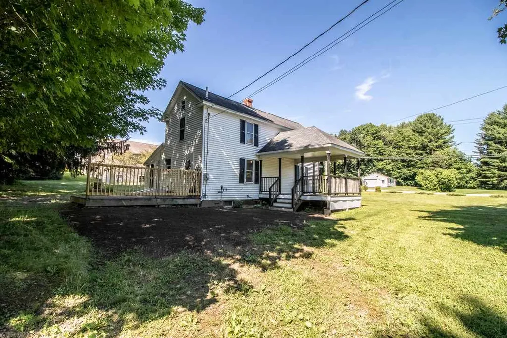382 High Street Somersworth NH 03878