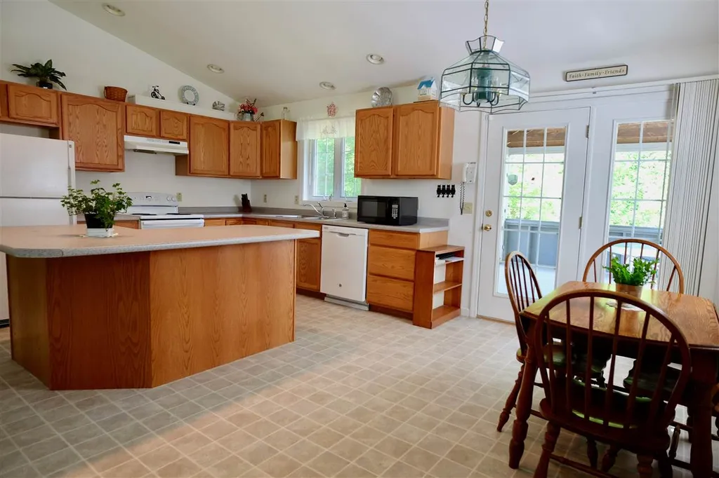 44 Pleasant Street Chichester NH 03258