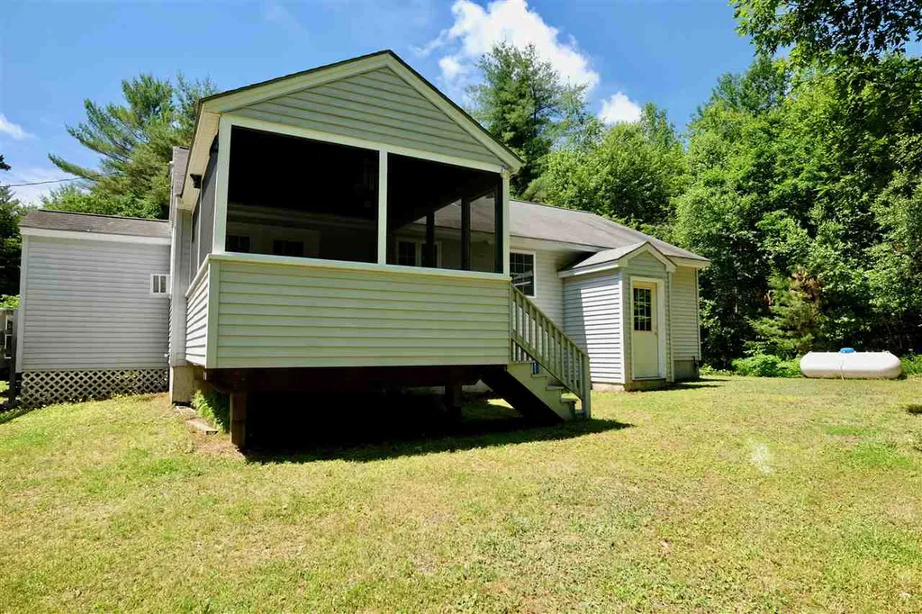 44 Pleasant Street Chichester NH 03258