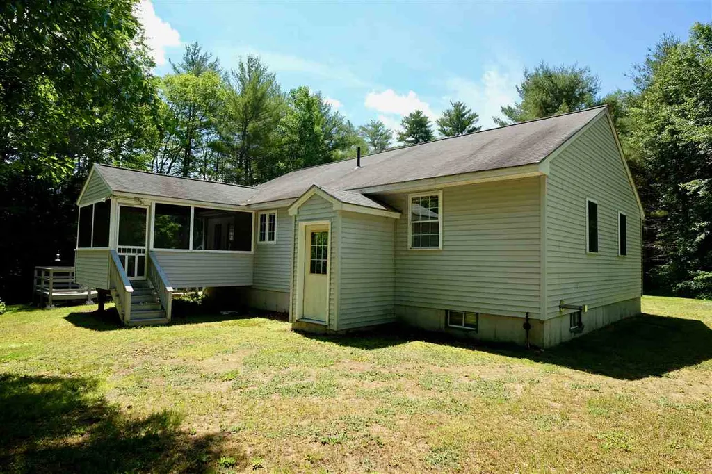 44 Pleasant Street Chichester NH 03258