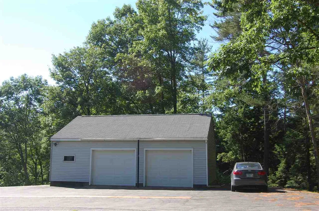 62 Oak Circle Winchester NH 03470