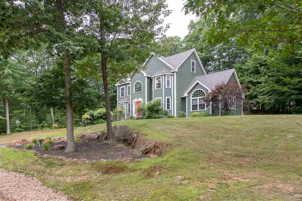 6 Fresian Lane Rochester NH 03867