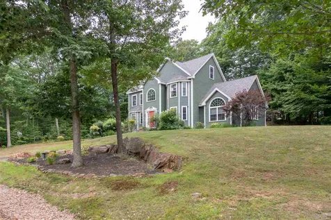 6 Fresian Lane Rochester NH 03867