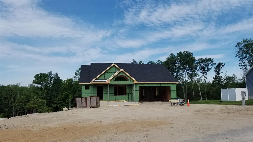 23 Kendall Lane Raymond NH 03077