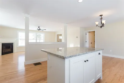 23 Kendall Lane Raymond NH 03077
