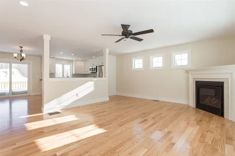 23 Kendall Lane Raymond NH 03077