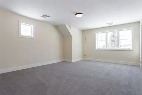 23 Kendall Lane Raymond NH 03077