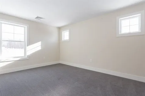 23 Kendall Lane Raymond NH 03077