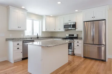 23 Kendall Lane Raymond NH 03077