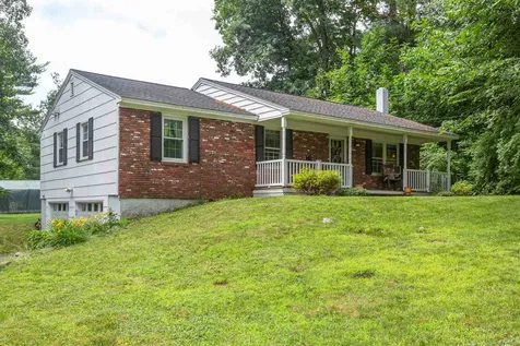 4 Elsun Avenue Raymond NH 03077