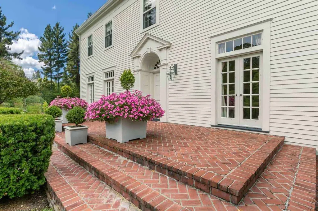 474 Horton Road Londonderry VT 05155