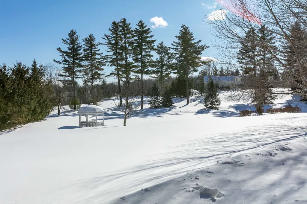 474 Horton Road Londonderry VT 05155