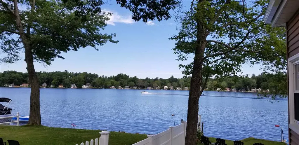 54 Shore Drive Hampstead NH 03841