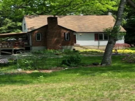 16 Arcadian Lane Litchfield NH 03052