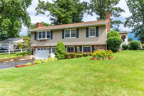 20 Cedar Street Hudson NH 03051