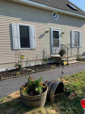 19 Roberts Road Litchfield NH 03052