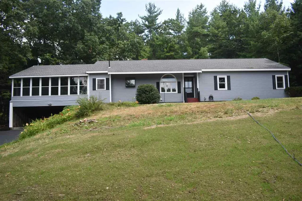 25 Windsor Boulevard Londonderry NH 03053