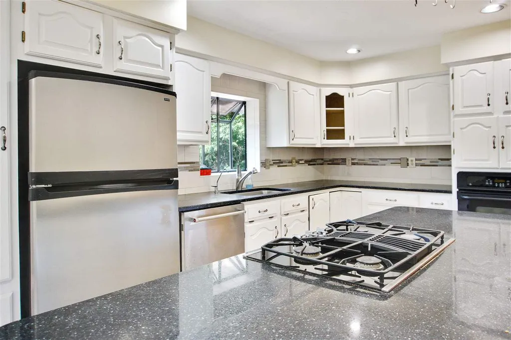 25 Windsor Boulevard Londonderry NH 03053