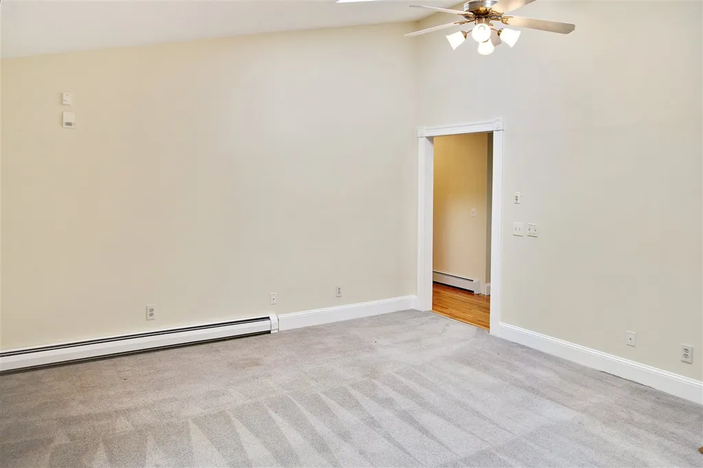 25 Windsor Boulevard Londonderry NH 03053